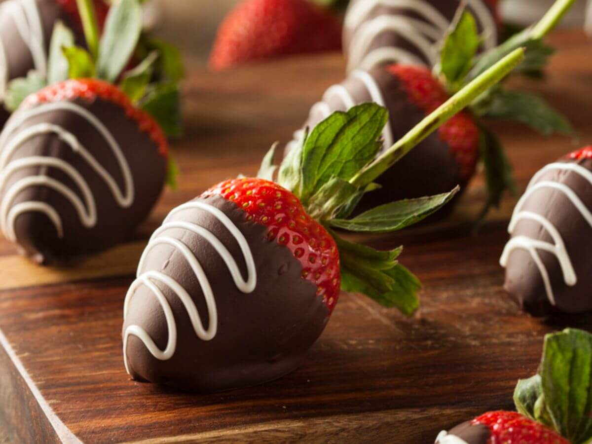 Chocolate-Dipped Strawberries